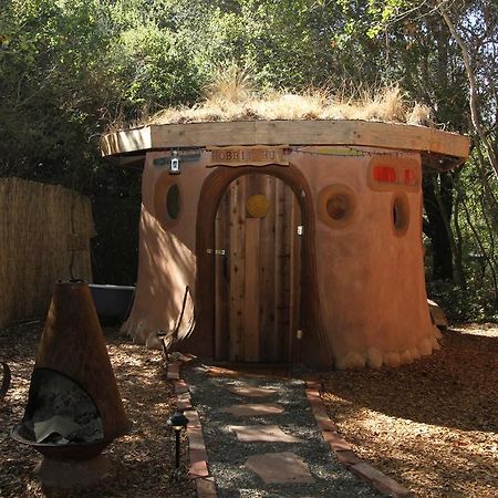 Hobbit Hut Hotel Geyserville Quarto foto