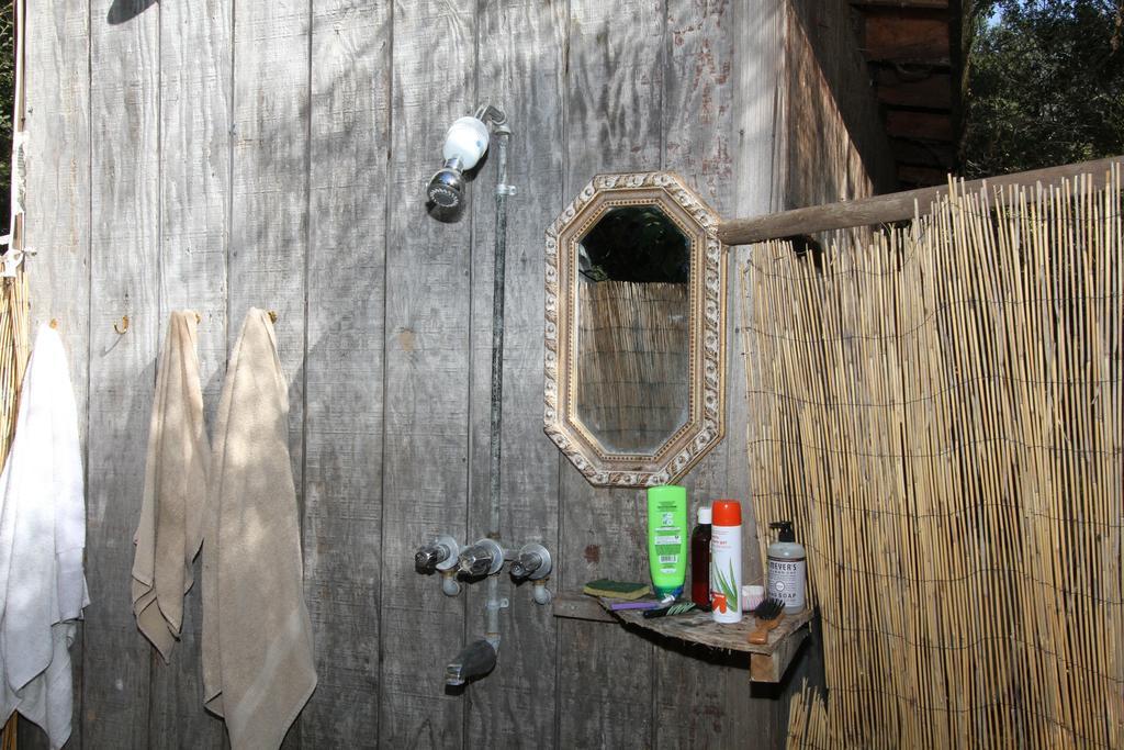 Hobbit Hut Hotel Geyserville Quarto foto