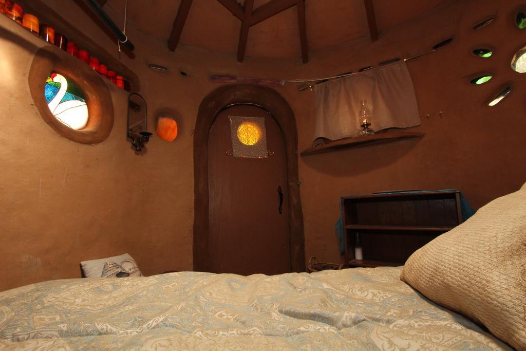Hobbit Hut Hotel Geyserville Quarto foto
